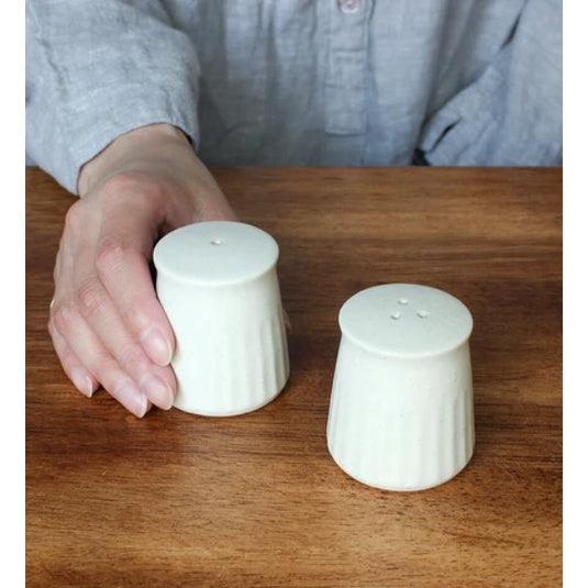日本製 美濃燒 簡約 三孔陶瓷調味罐|胡椒罐 鹽罐 - 富士通販