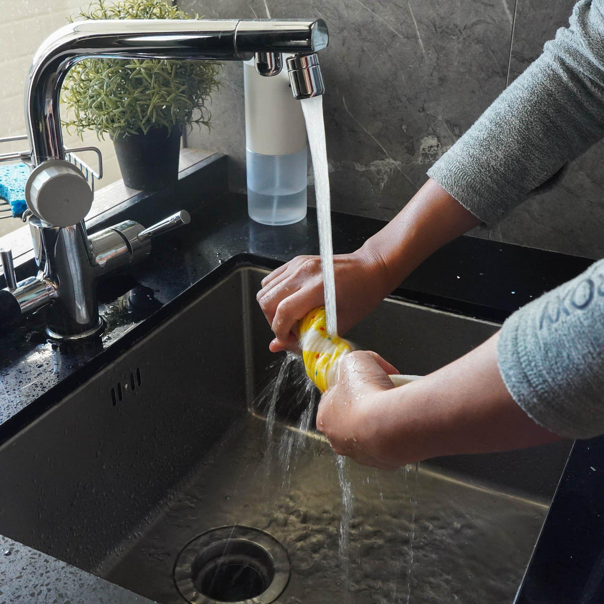 德國製造 動物圖案 纖維素吸水抹布 不掉棉絮 不留水痕|海鷗 熊 刺蝟 貓咪圖案 兩種尺寸 - 富士通販