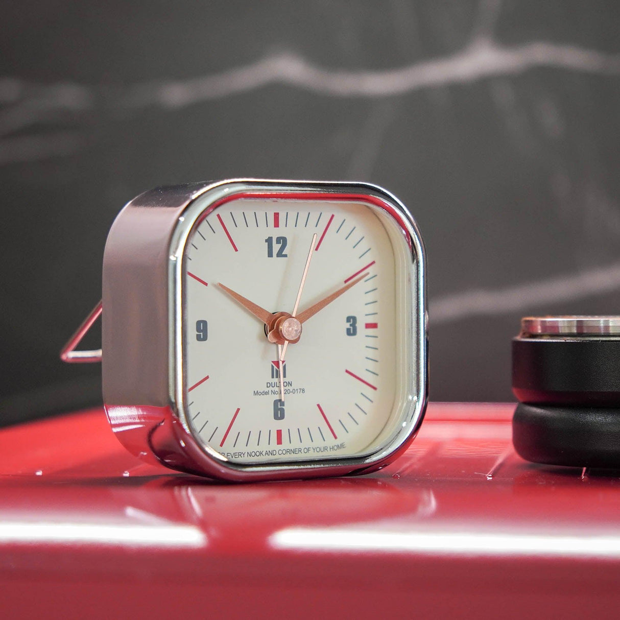 日本工業風方形銀色鬧鐘 附支架|小鬧鐘 方形鬧鐘 金屬鬧鐘 - 富士通販