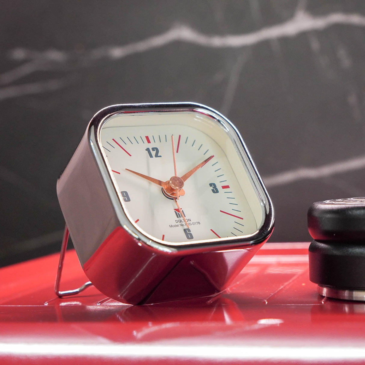 日本工業風方形銀色鬧鐘 附支架|小鬧鐘 方形鬧鐘 金屬鬧鐘 - 富士通販