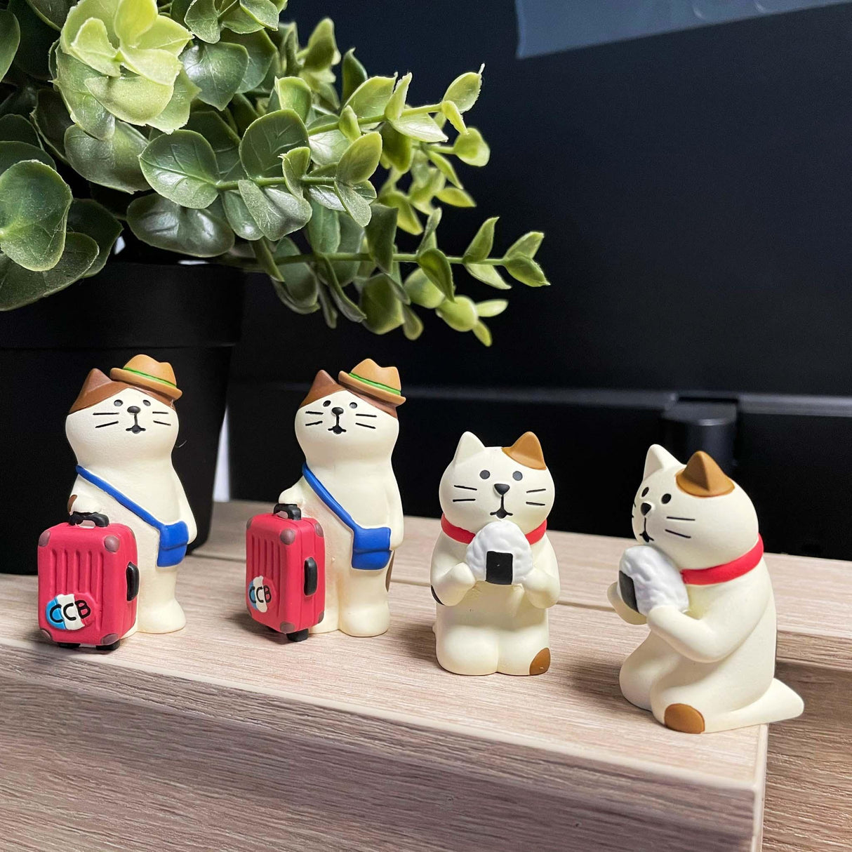 日本 旅行貓公仔系列 手提箱貓咪 吃飯糰貓咪|辦公桌擺飾 公仔 居家擺件 - 富士通販