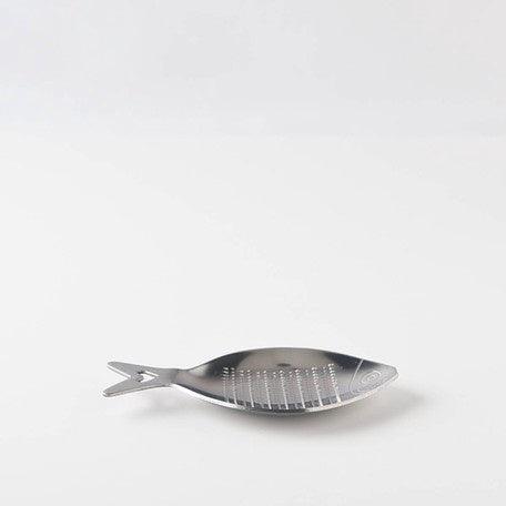 日本製造 大蒜生薑磨泥器 魚 烏賊 河豚 煎鍋造型|磨蒜泥 磨薑器 副食品磨泥器 - 富士通販