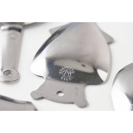 日本製造 大蒜生薑磨泥器 魚 烏賊 河豚 煎鍋造型|磨蒜泥 磨薑器 副食品磨泥器 - 富士通販