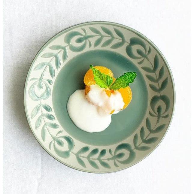 日本製 浮雕淺綠花鈴餐盤|前菜 點心 甜點 麵包 沙拉 - 富士通販