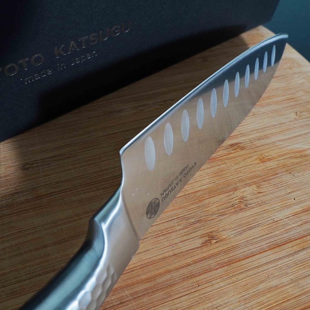 日本製 京都活具 特殊鋼不鏽鋼 三德刀|一體成型 硬度高 不易沾黏 - 富士通販