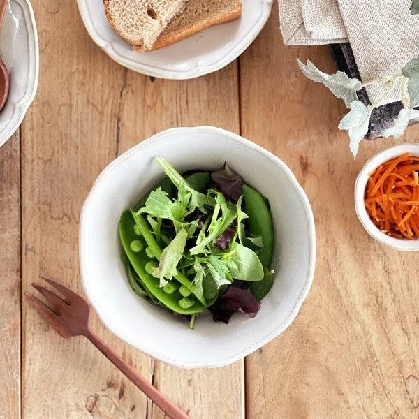 日本製 美濃燒 白瓷花瓣 陶瓷深碗|大容量 沙拉 水果 湯品 - 富士通販