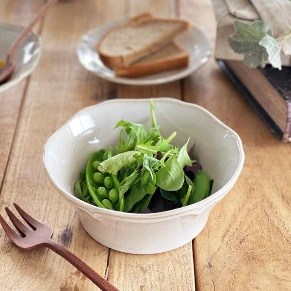 日本製 美濃燒 白瓷花瓣 陶瓷深碗|大容量 沙拉 水果 湯品 - 富士通販