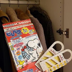 日本製 史努比衣櫃防蟲掛片10入｜驅蟲 除臭 抗菌 防止泛黃 芳香 - 富士通販