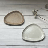 日本製 美濃燒 伊賀斑點三角皿 | 陶瓷三角皿 三角盤 小盤子 碟子 小菜碟 調味碟 飾品盤 收納盤