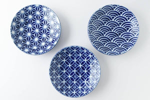 日本美濃燒13cm藍色傳統紋樣青海波圖案/燒麻葉造型餐盤 - 富士通販