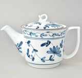 日本製 波佐見燒 陶瓷手繪唐草茶壺 500cc | 輕量茶壺 泡茶壺 唐草紋茶壺 日式茶壺 手繪菊花茶壺