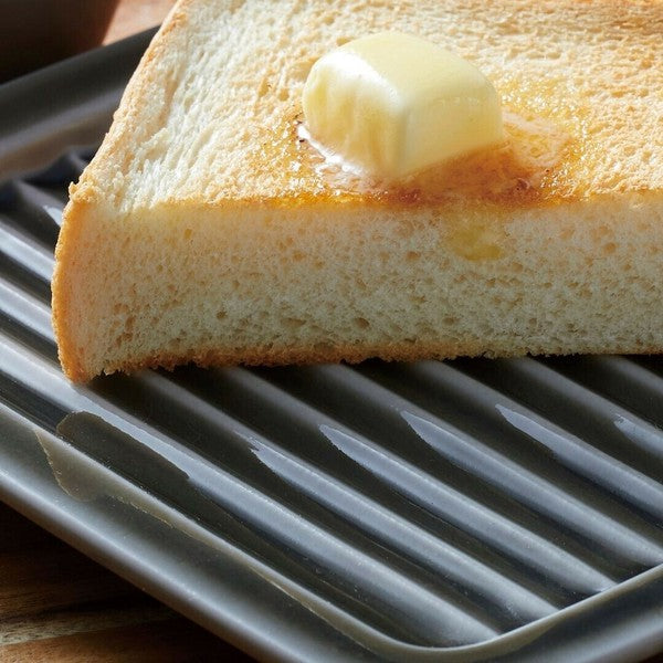 日本製 美濃燒 Aito 酥脆波紋吐司盤 | ITSUMO 吐司專用盤 吐司盤 麵包盤 炸物盤 燒烤盤