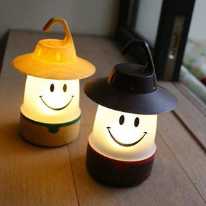 日本 戶外｜室內 可提掛微笑LED 電池露營燈-兩色可選 - 富士通販