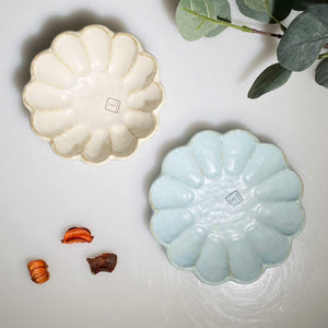 日本製 六魯 rokuro 粉引輪花盤 藍色14CM｜小菜盤 點心盤 陶瓷餐盤 - 富士通販