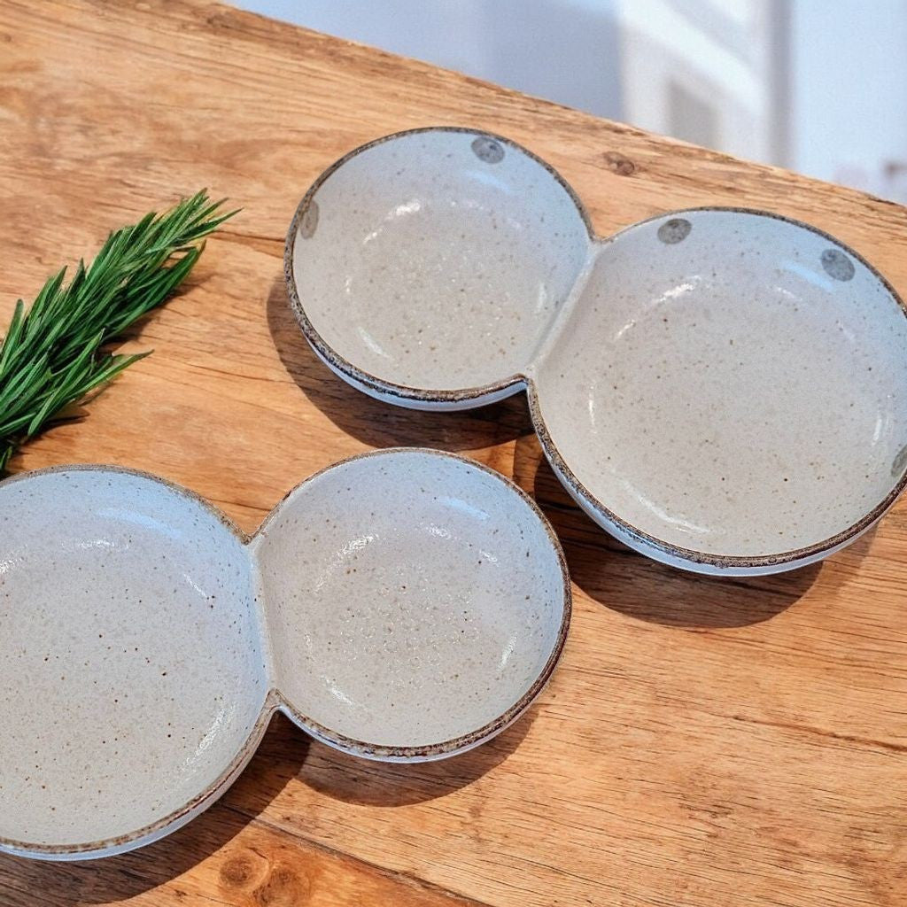 日本製 美濃燒 雪人白唐津分隔盤 | 陶瓷盤 小菜盤 日式小碟子 葫蘆 醬油碟 醬料器皿 拍照道具 沾醬