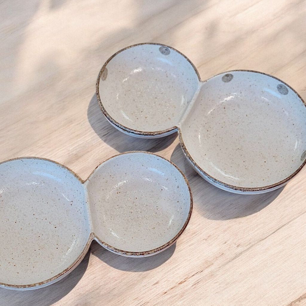 日本製 美濃燒 雪人白唐津分隔盤 | 陶瓷盤 小菜盤 日式小碟子 葫蘆 醬油碟 醬料器皿 拍照道具 沾醬