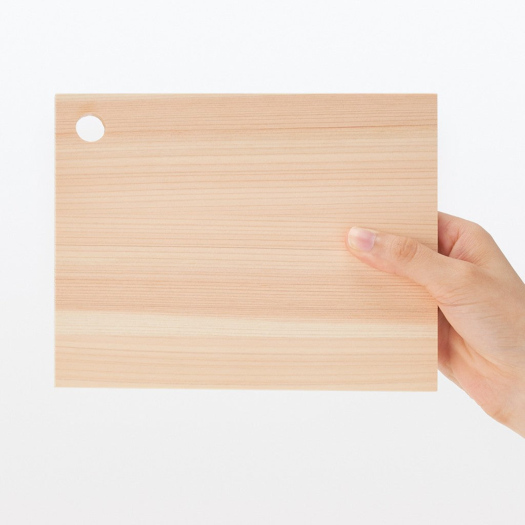 日本 無印良品 MUJI 檜木 薄型 小砧板 | 輕巧、薄型、好收納 薄型砧板 露營料理板 附掛孔