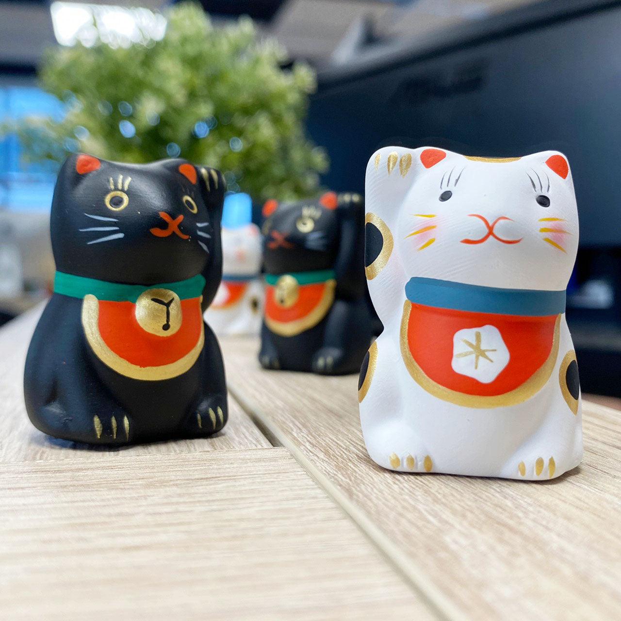 日本 中川政七商店 招財貓公仔 黑色 白色｜擺飾品 陶瓷公仔 陶籤 - 富士通販