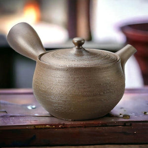 日本製 常華燒 人水黑土窯變松皮 側把壺｜陶瓷茶壺 泡茶壺 - 富士通販