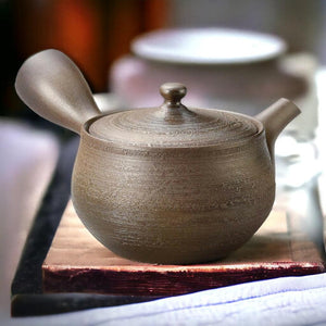 日本製 常華燒 人水黑土窯變松皮 側把壺｜陶瓷茶壺 泡茶壺 - 富士通販
